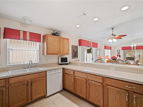 5th image of 7634 SE 170th Longview Ln