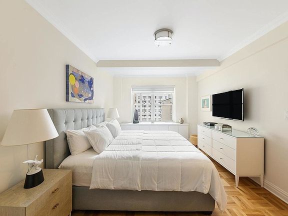 3rd image of 215 E 79th St APT 10D