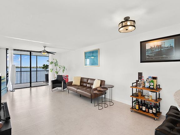 2nd image of 111 Lake Emerald Dr APT 401