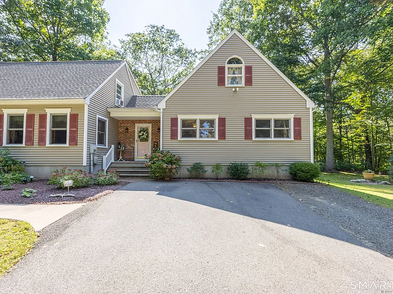 7 Stephens Ct — Photo 2