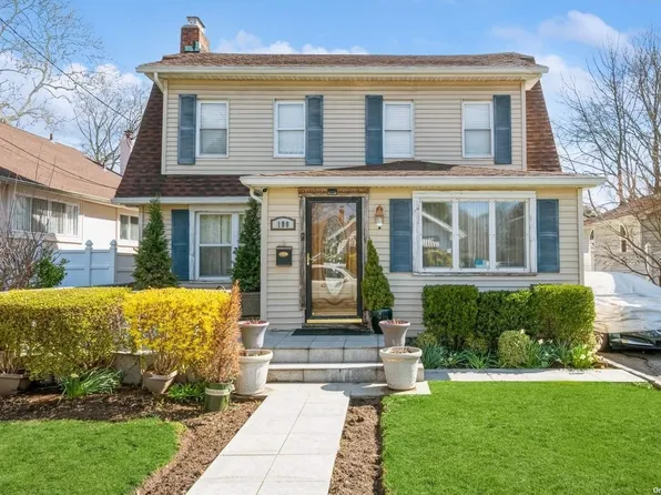 180 Manor Avenue, Westbury, NY 11590