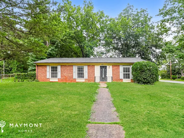 800 Milan Rd E, Charlotte, NC 28216