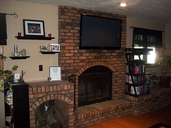 3rd image of 2404 Gateway Ave
