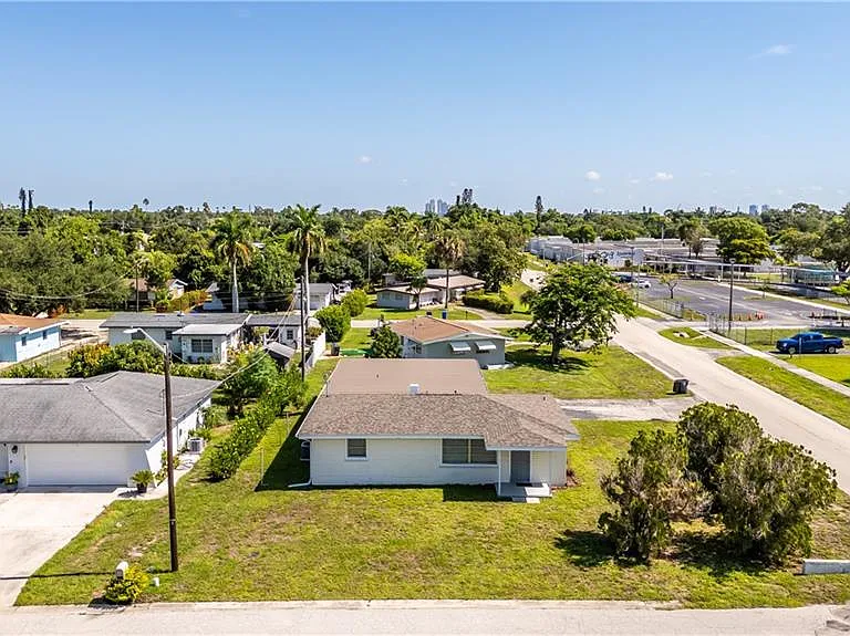 4220 Deleon St — Photo 31