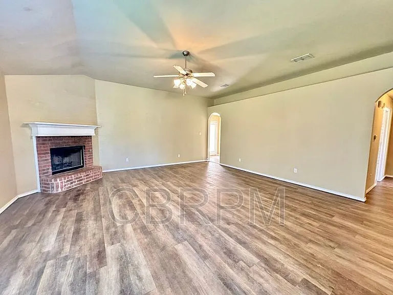5207 Harvard St — Photo 9