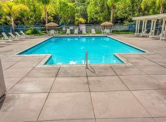 5th image of 16142 Chandler Ct