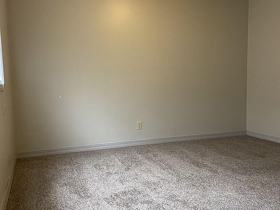 5th image of 1016 W Bluff St #5