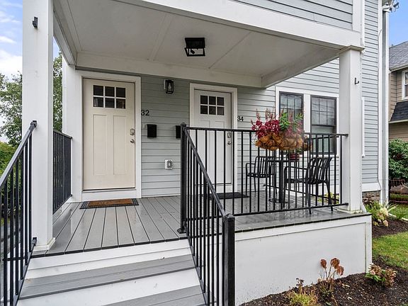 2nd image of 32 Perthshire Rd #32