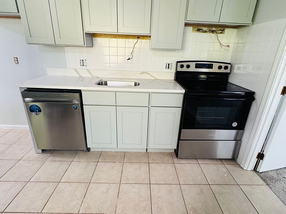 UNIT #7 (Available - under renovations)