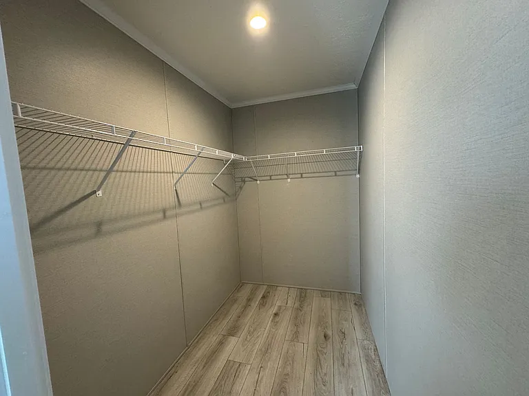 Westbridge Manor — Photo 33