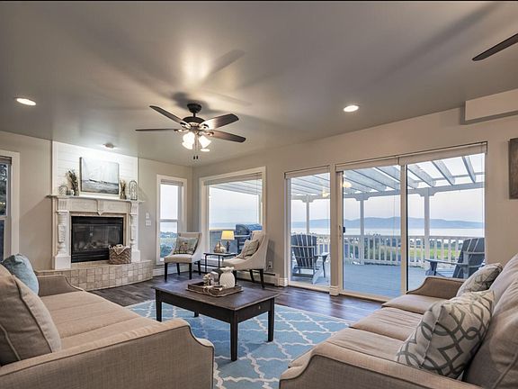 4th image of 458 W Buttercup Ln