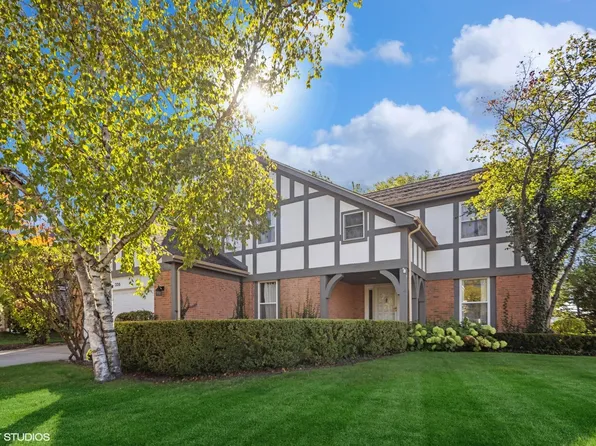 336 White Hall Ter, Bloomingdale, IL 60108
