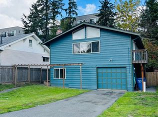 9026 Palatine Ave N, Seattle, WA 98103