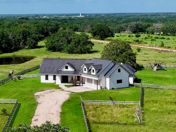 1252 County Road 388, Hallettsville, TX 77964