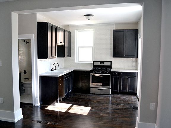 2nd image of 940 N Downing St #1