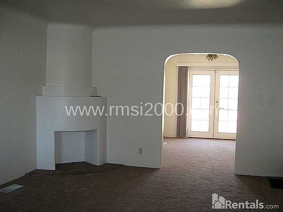 2nd image of 629 Richmond Dr NE