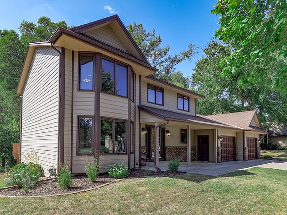 2nd image of 4690 Parkridge Dr