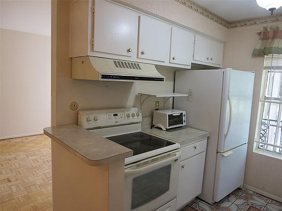 4th image of 5550 N Braeswood Blvd APT 127