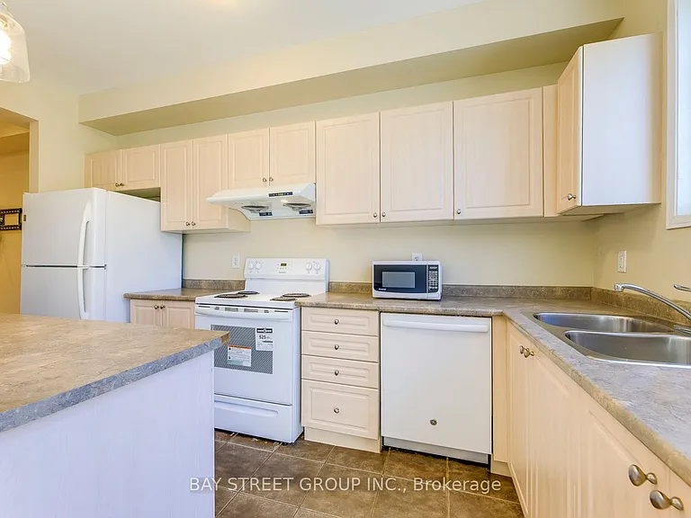 2413 Whistling Springs Cres — Photo 14