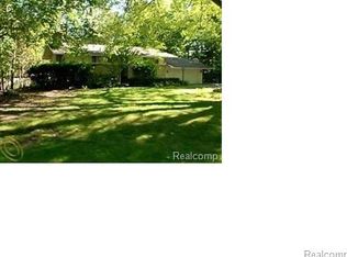 30065 Highmeadow Rd, Farmington Hills, MI 48334