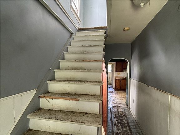 5th image of 408 Dawson St
