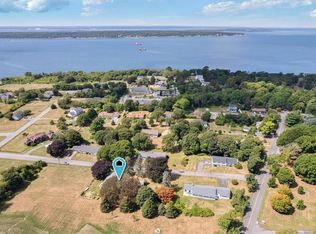 26 Westwood Dr, Portsmouth, RI 02871