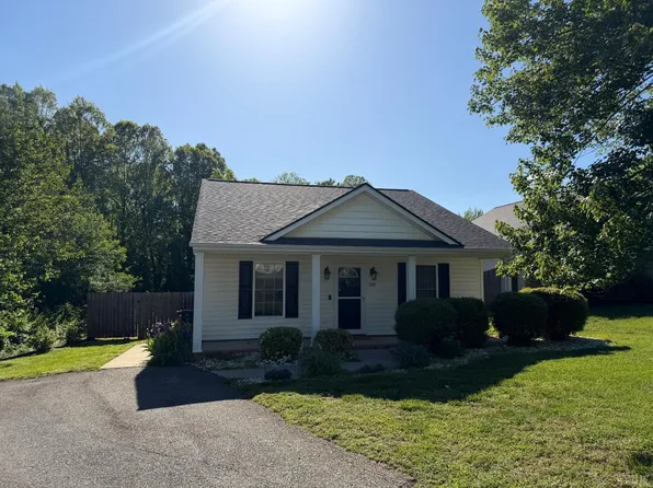 103 New Towne Rd, Lynchburg, VA 24502