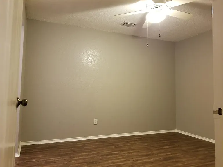 7800 Topawa Cv #B — Photo 16