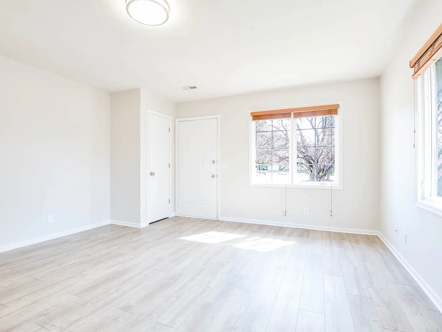 2 bed, 1100 sqft, $1,500 — Photo 4
