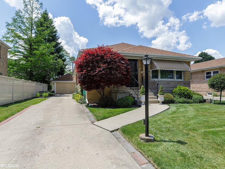 1st image of 8312 N Oleander Ave