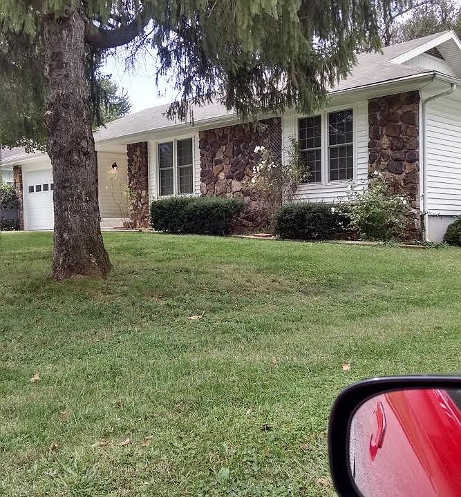 2nd image of 1925 S Westwood Ave