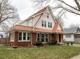 222 Wilbur Ave, Waukesha, WI 53186