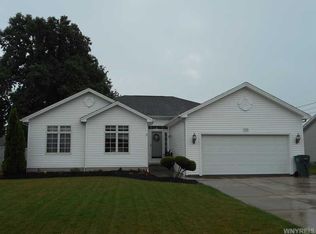 2598 Ferchen St, Niagara Falls, NY 14304