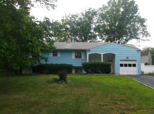 3 McClellan Ct, Piscataway, NJ 08854