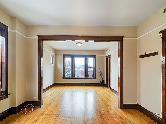 2nd image of 1200 W Grand Ave #2