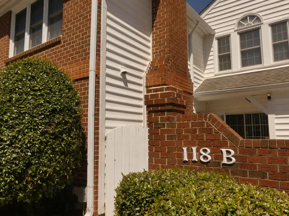 118 E Bristol Ln APT B, Yorktown, VA 23693