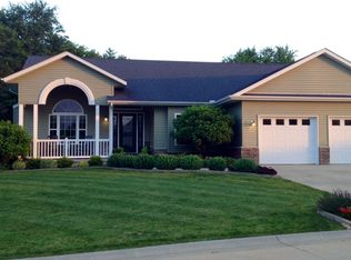 1104 Lindsey Ln, Heyworth, IL 61745
