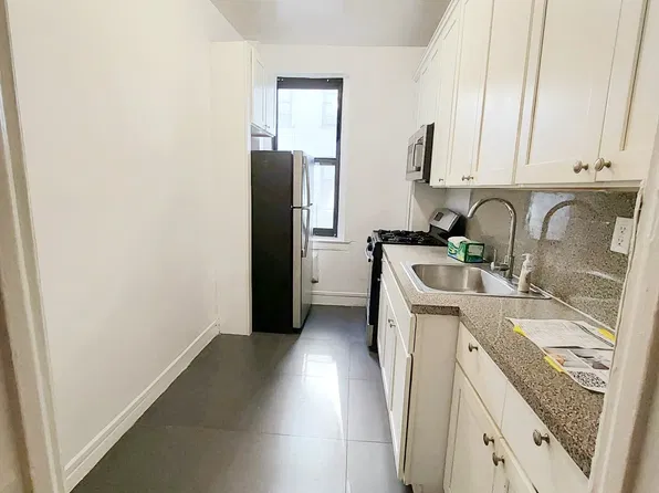7901 4th Ave #4, Brooklyn, NY 11209