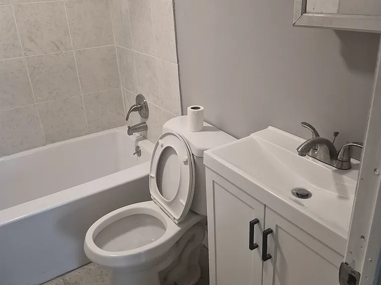 8 Ridgewood St #2 — Photo 5