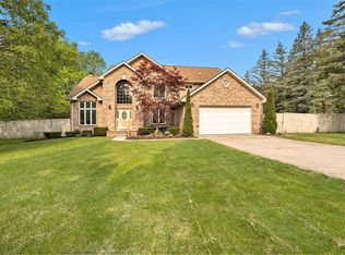 6793 Westaway Dr, Troy, MI 48085