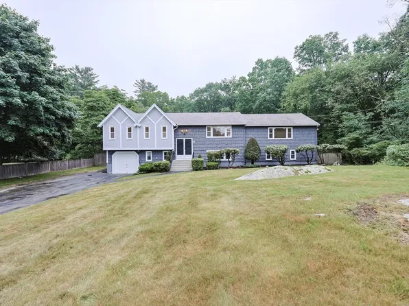 48 Macarthur St, Stoughton, MA 02072