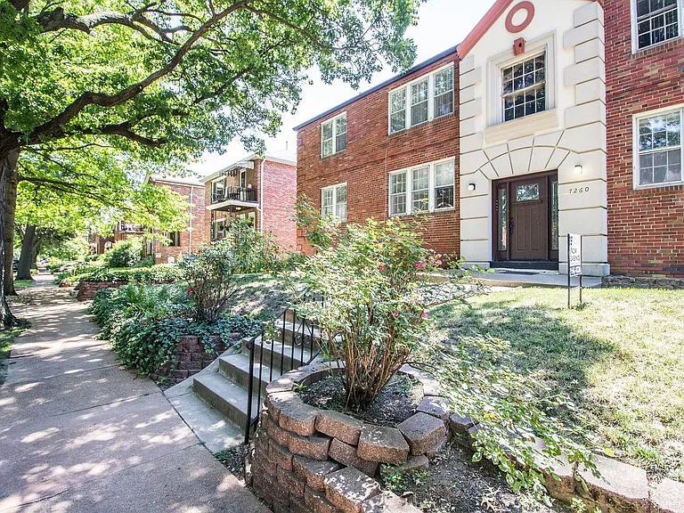 (851) 7260 Dartmouth — Photo 1