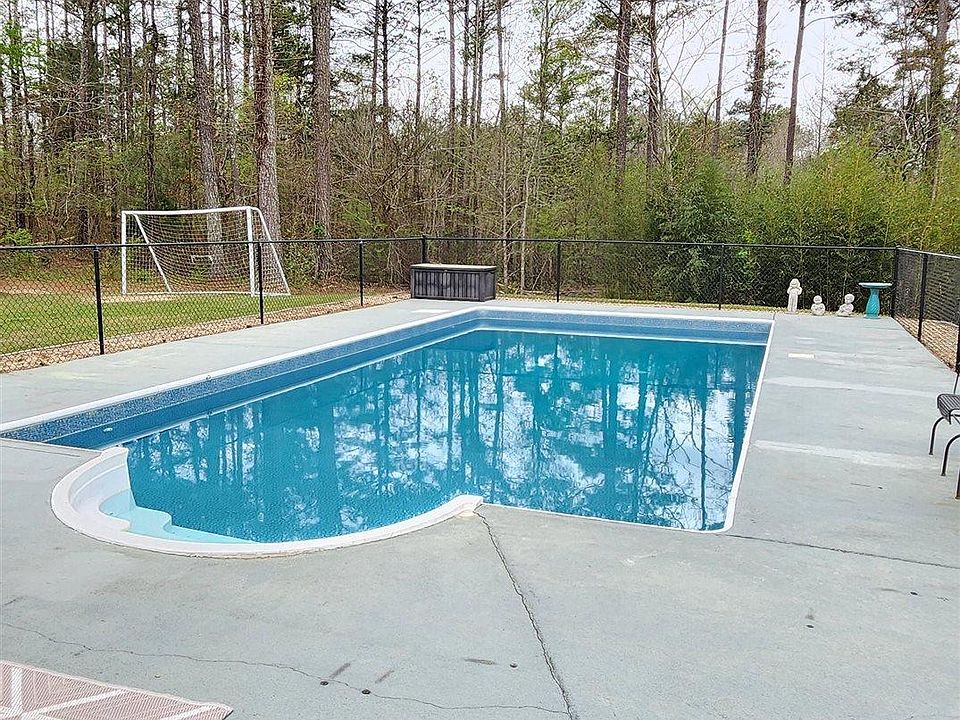 1st image of 250 Martin Dr