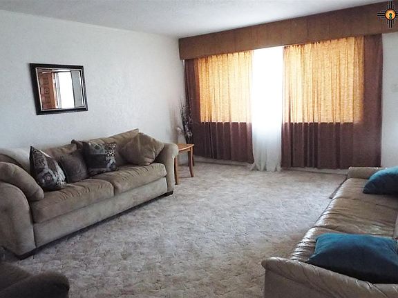 5th image of 104 Silva Ave