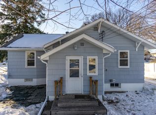1125 Cottonwood St, Grand Forks, ND 58201
