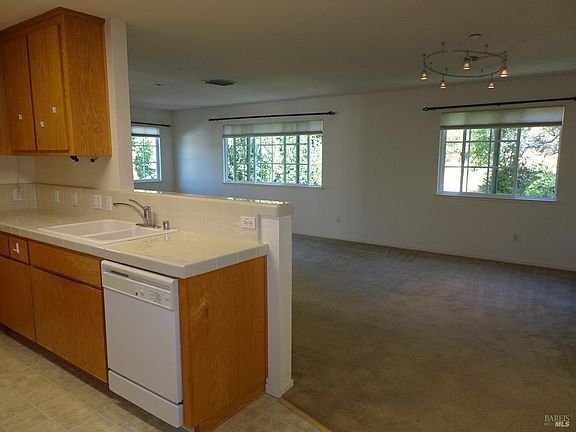 5th image of 526 Entrada Drive #207