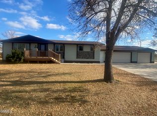 300 7th Ave NW, Hazen, ND 58545