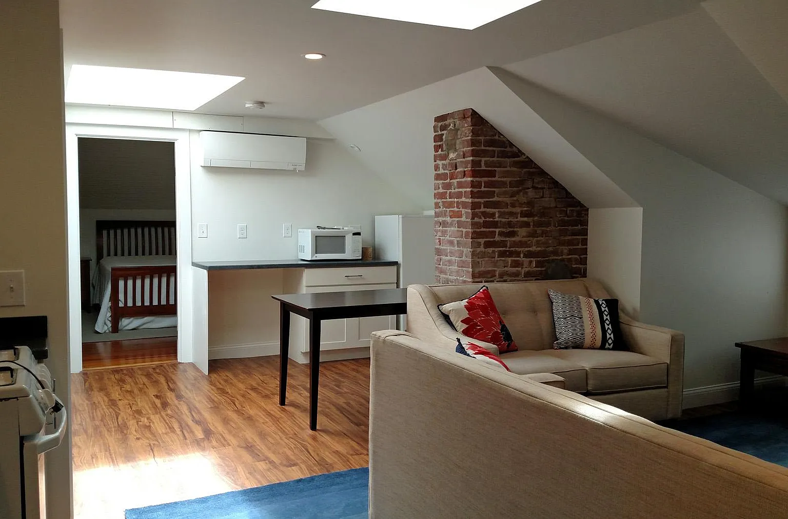 21 Vaughan Ave — Photo 3
