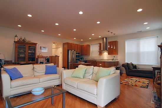 2nd image of 4431 S Oakenwald Ave Unit 3