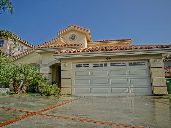 4th image of 1241 Valrose Ct